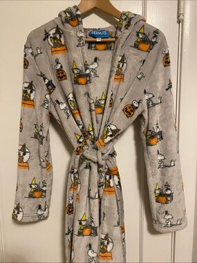 Peanuts Berkshire Gray Wizard Snoopy Halloween Hooded Short Robe